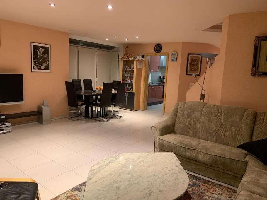 Beautiful House With Free Parking On Premise Holiday home