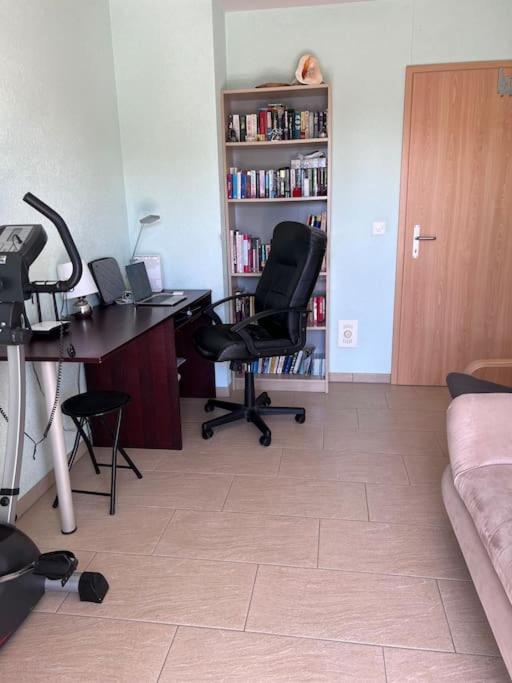 Beautiful House With Free Parking On Premise *