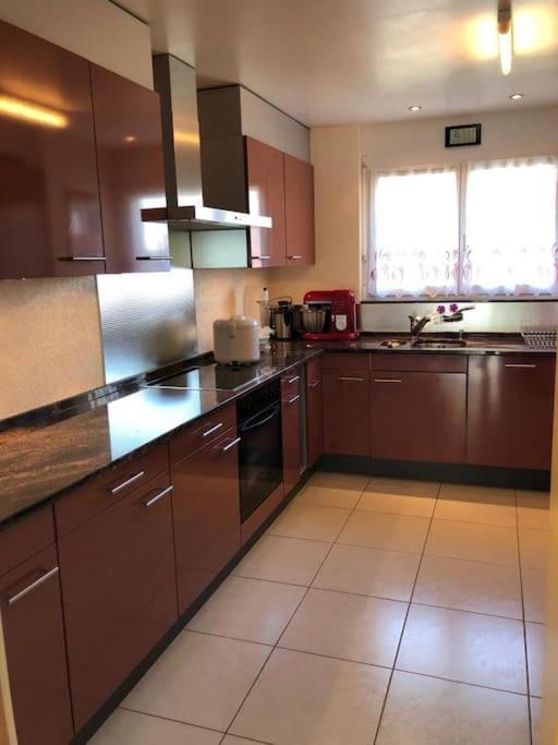 Beautiful House With Free Parking On Premise Holiday home *